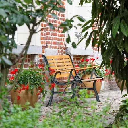 Bed & Breakfast Maison D'hotes Du Theatre